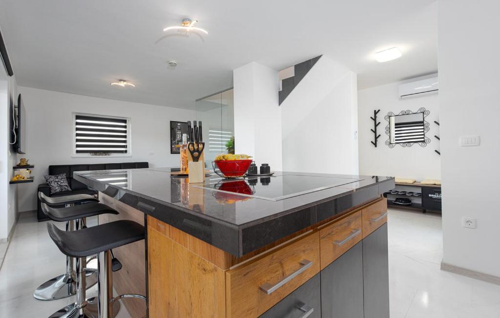 Luxurioeses Penthouse Welle Mit Whirlpool, Grill Und Meerblick Vir Exterior foto